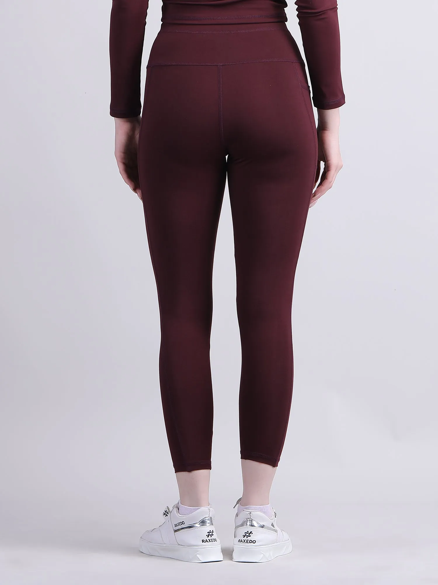 Women workout leggings with phone pocket