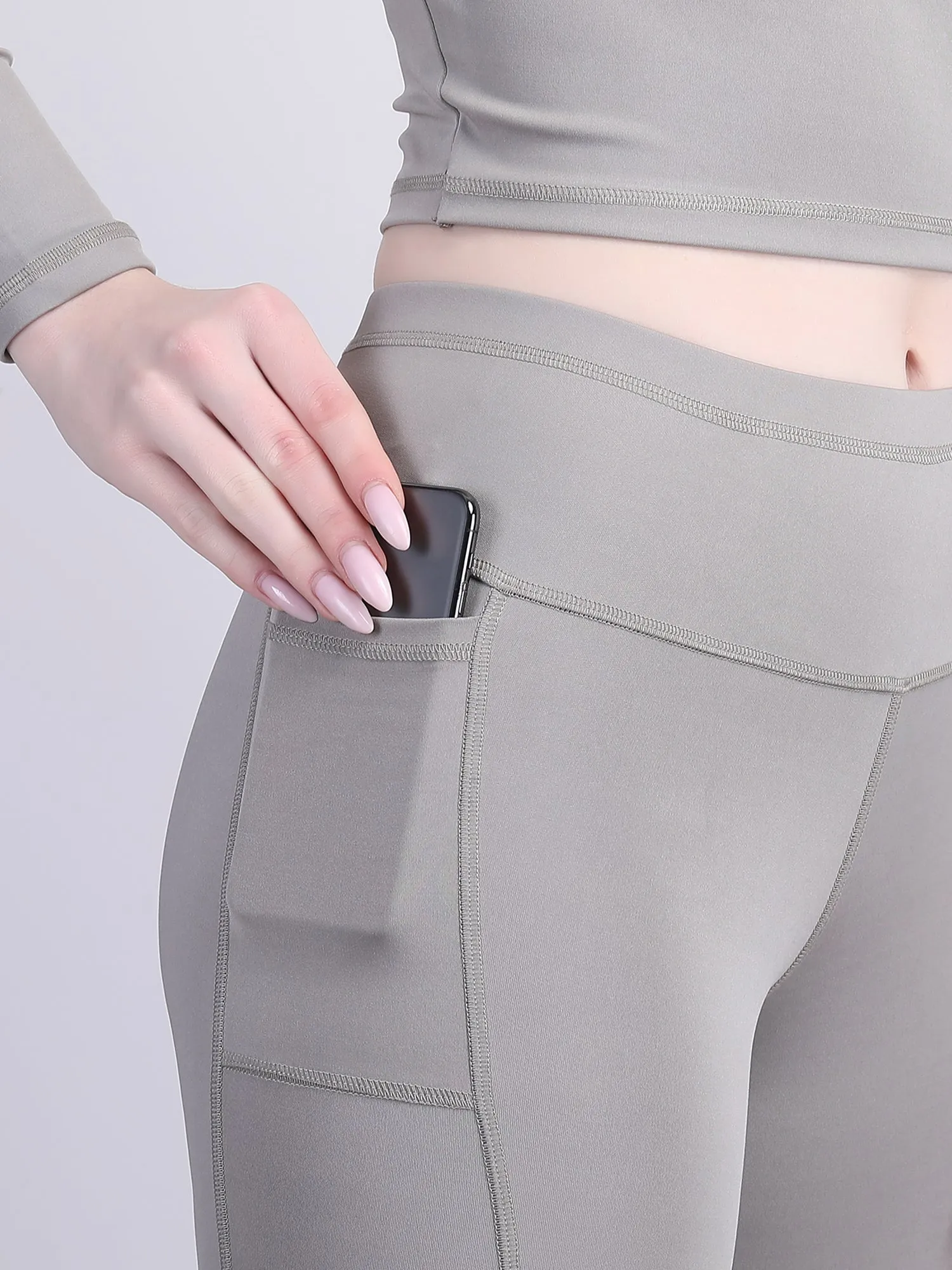 Women workout leggings with phone pocket