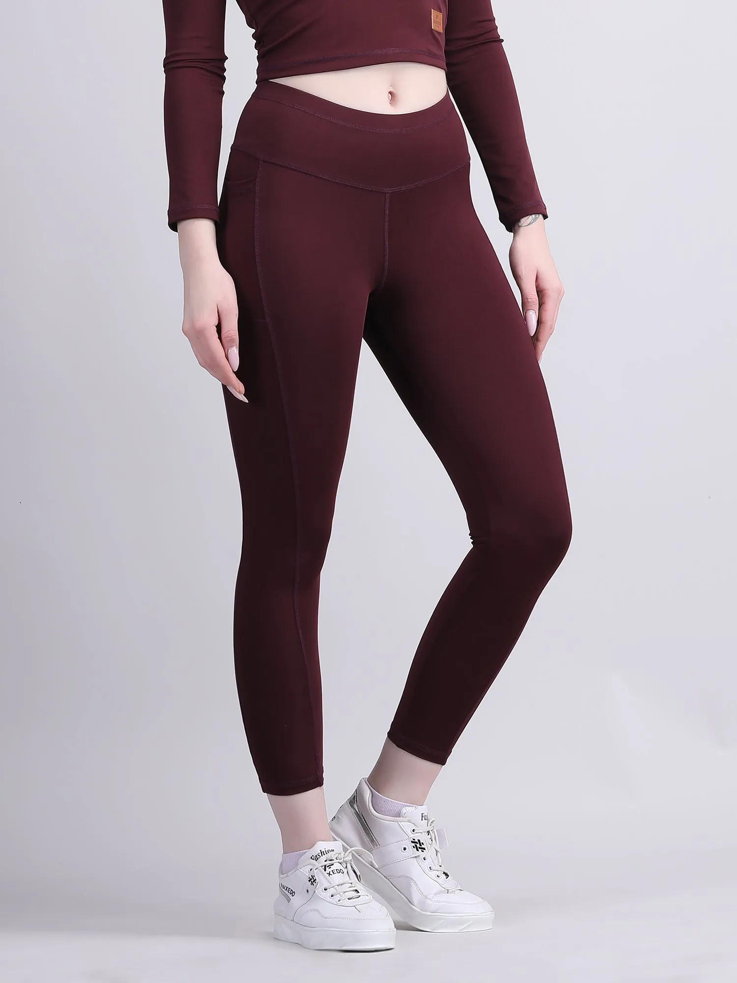 Women workout leggings with phone pocket