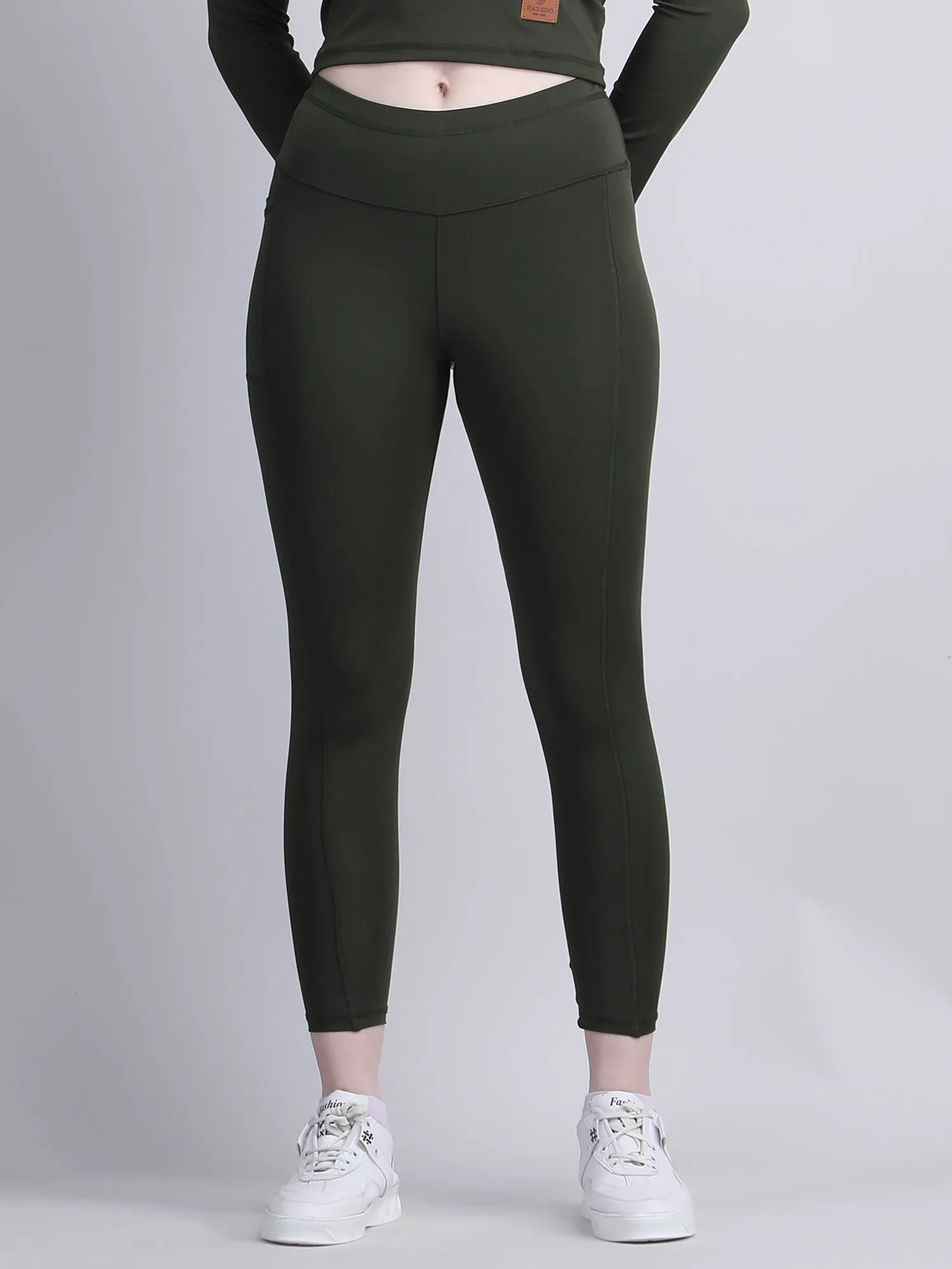 Women workout leggings with phone pocket